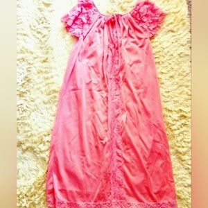 Vintage Pink Nightgown ❤ Silky soft